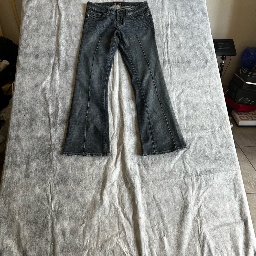 CHIQLE WOMAS DENIM BELL BOTTOMES W RHINESTONES ON BACK POCKETS SZ 11 - Picture 8 of 12